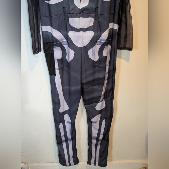 Spirit Halloween Fortnite Skull Trooper Skeleton Adult Large Costume - Picture 8 of 15